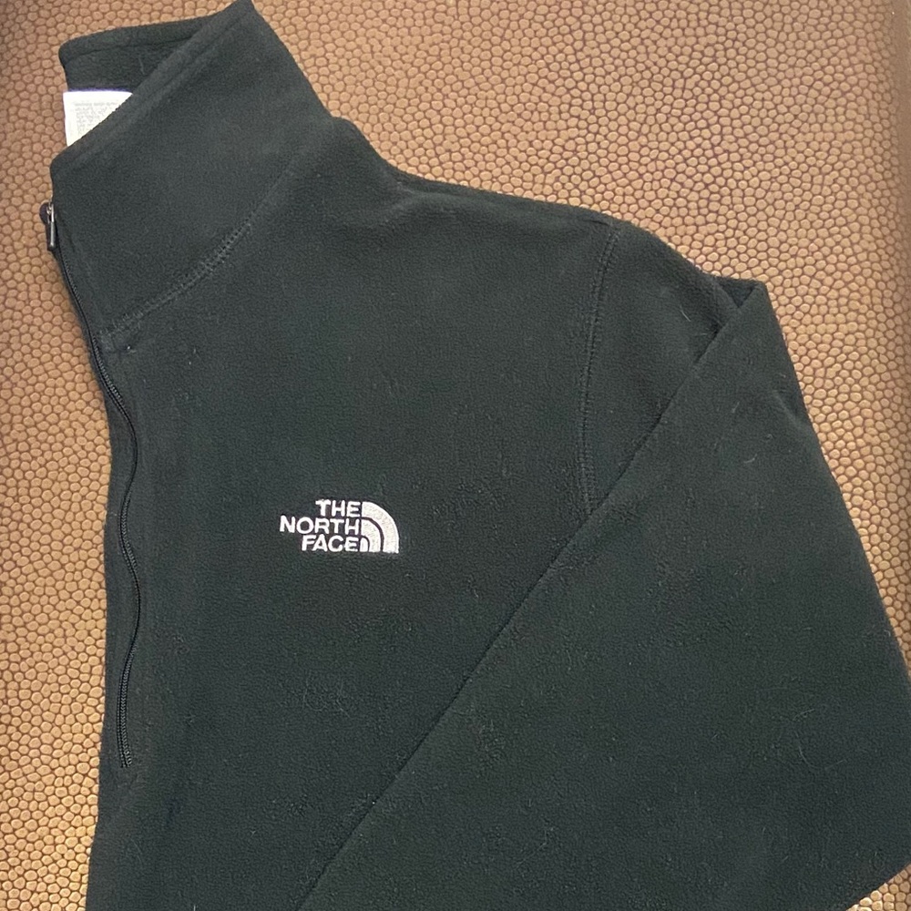 Youth XL or Women’s S/M 1/4 zip Northface